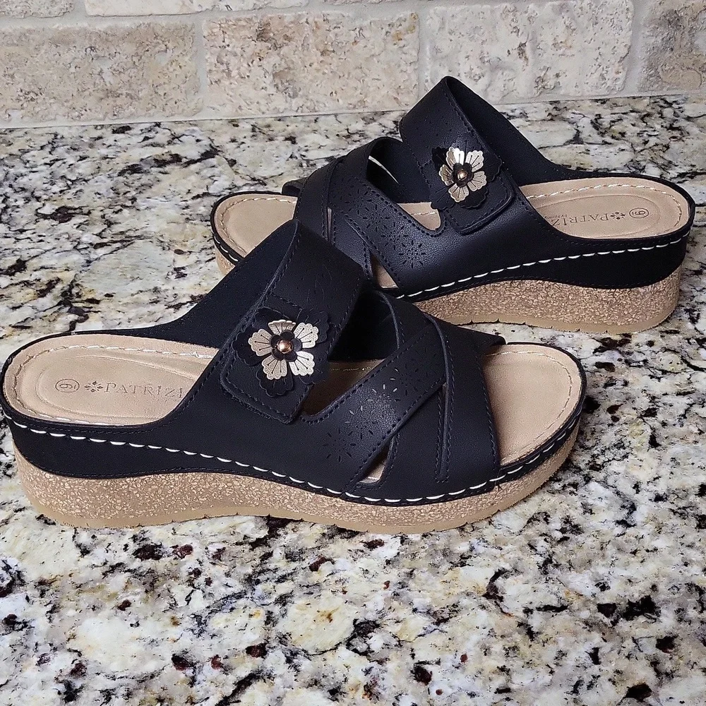 Patrizia Black Bagley Sandals Size 9